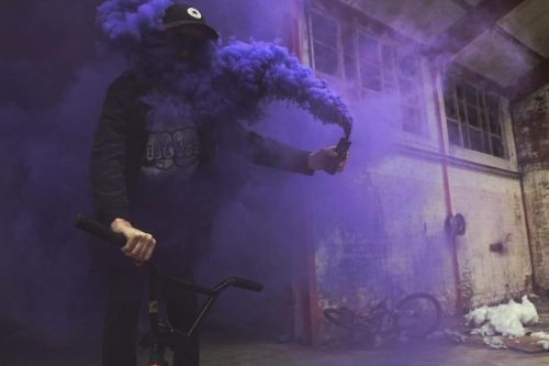 Thomas Roberts/Humo Morado/Bicicleta