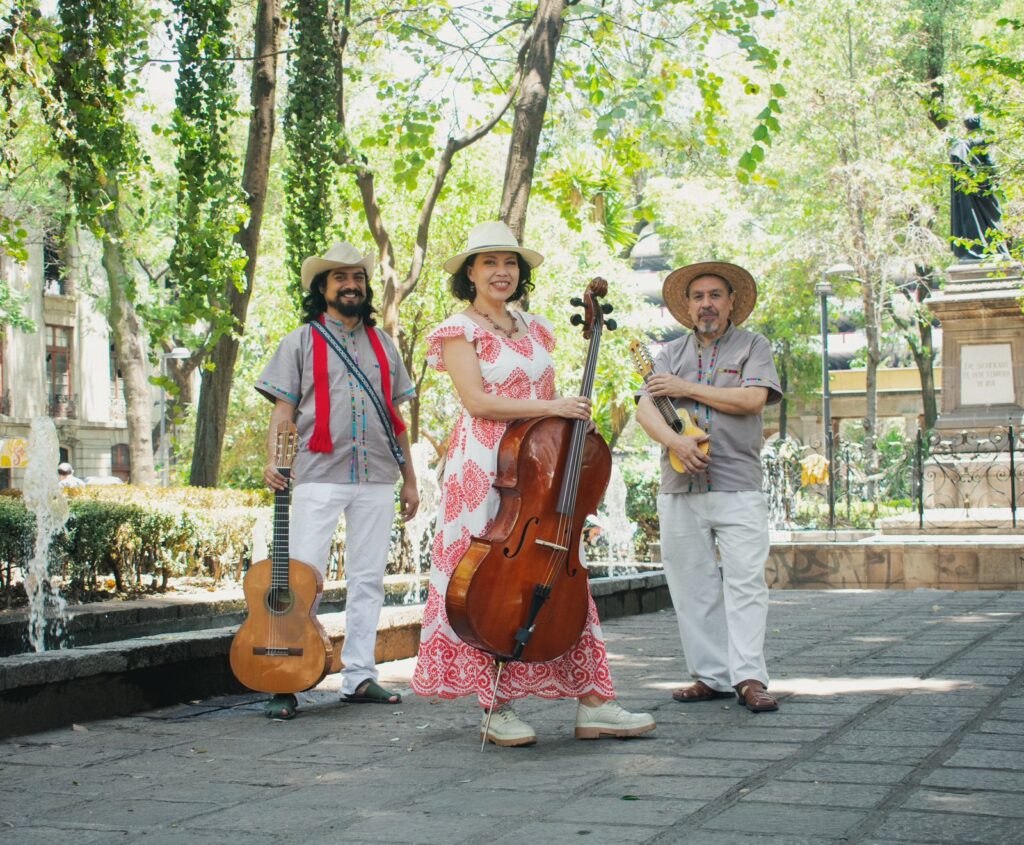 Omeyokan: La Banda Mexicana que Revive la Música Tradicional